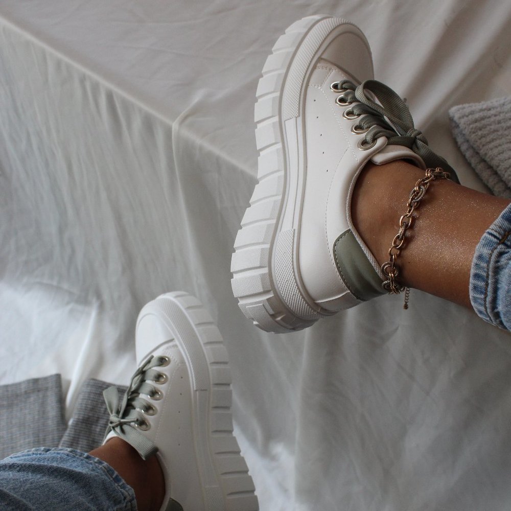 🚨FEW PAIRS LEFT// White platform sneaker - Picture 7 of 10